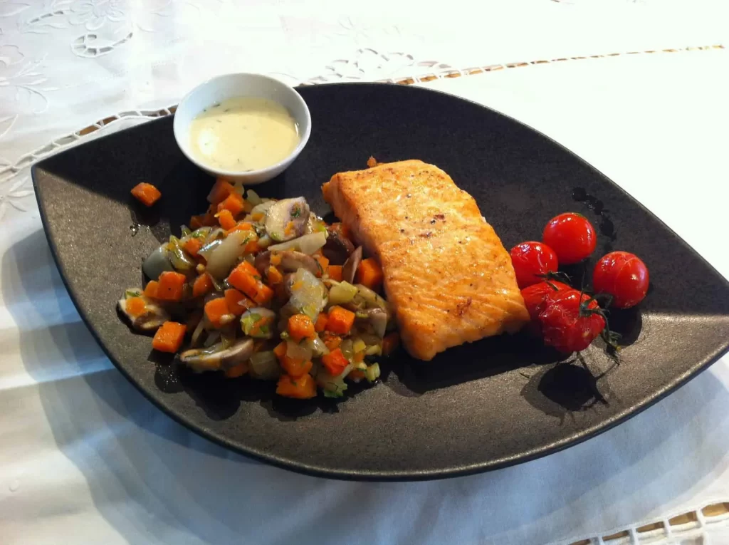 Zalmschotel met witloof